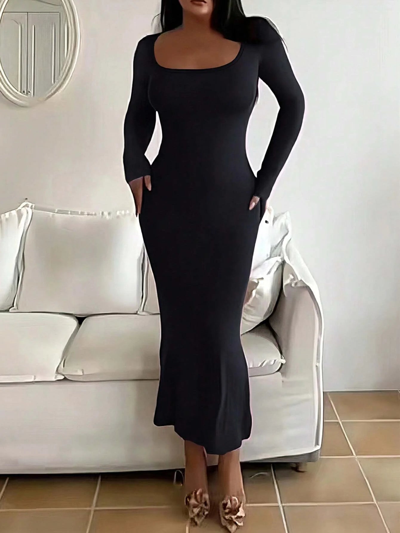 Women's Solid Color Bodycon Dress - Long Sleeve Scoop Neck